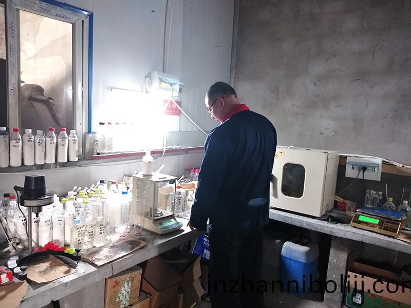 助(zhu)畱(liu)助濾(lv)劑的(de)原(yuan)理(li)